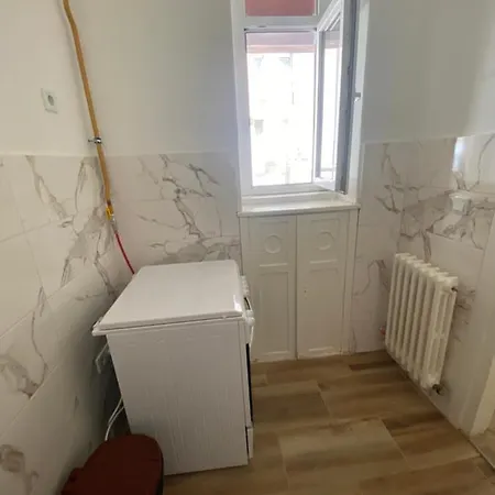 Apartman Festina Lente *